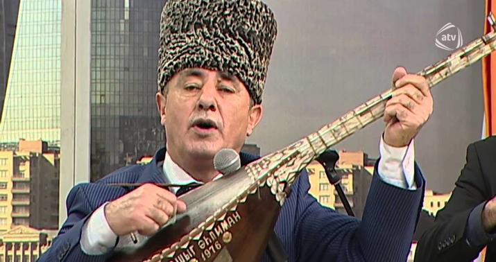 Aşıqlar onu 18 yaşdan yuxarı qızlara yazıblar