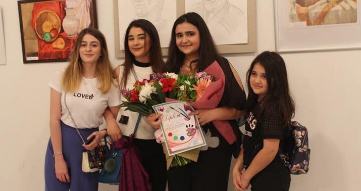 “İstedadlı əllər”in işləri sərgiləndi -