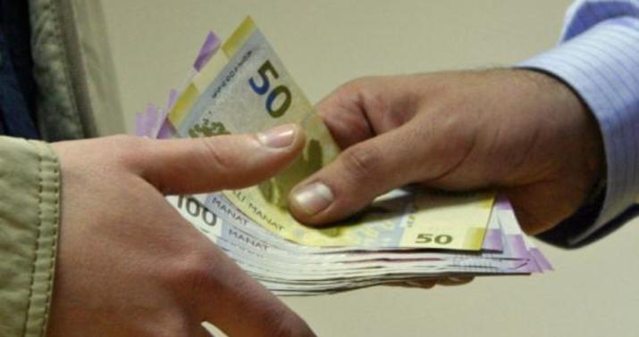 Baş həkimdən rüşvət alan şəxs həbs olundu -