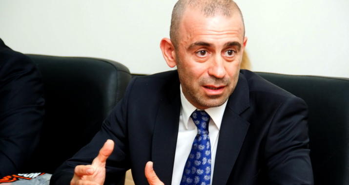 Vahid Mustafayevə pul atan hamilə qadın həbs edildi