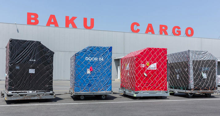 Bakıya 600 ton yük gətirildi -
