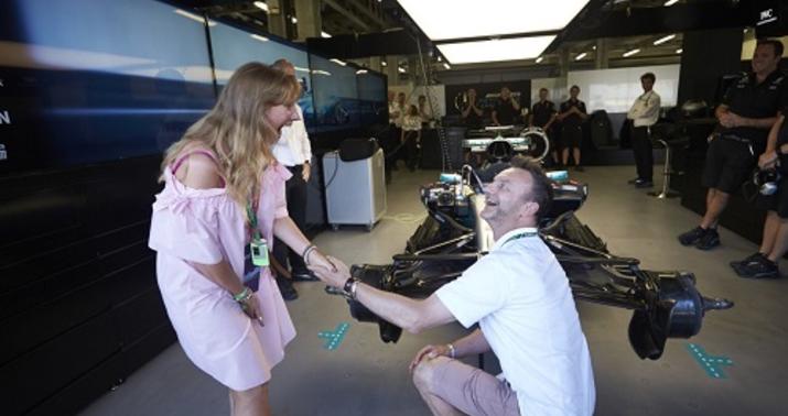 Formula 1 Qran-prisində sürpriz evlilik təklifi