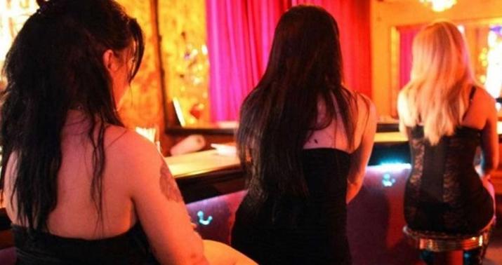 “Ərim məni əxlaqsızlıq yuvalarına aparırdı” –
