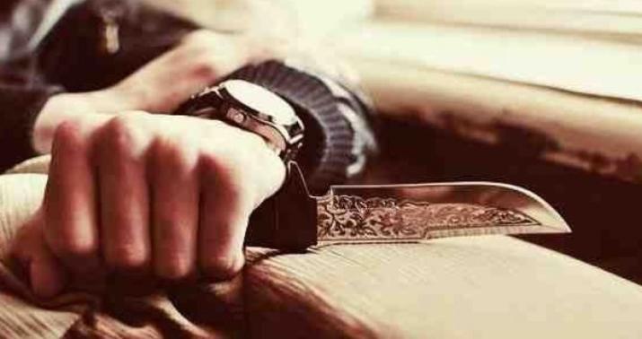 23 yaşlı gənc qonşusu tərəfindən bıçaqlandı