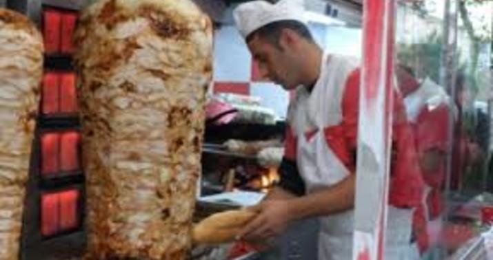 Şəkidə dönərdən zəhərlənmə ilə bağlı cinayət işi açıldı