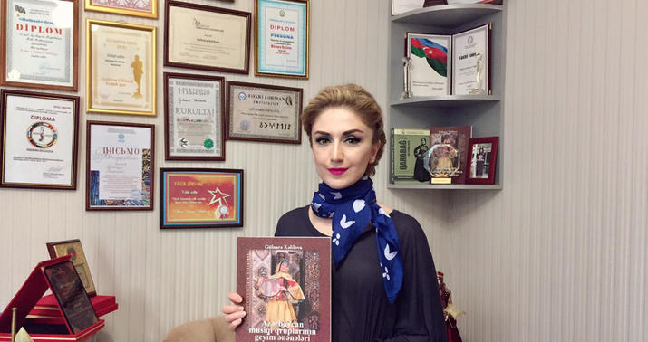 Azərbaycanın tanınmış modelyeri kitab yazdı