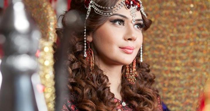Azərbaycanlı rəqqasə hind filmində -
