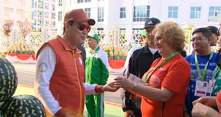 Prezident Yemiş bayramında - Foto