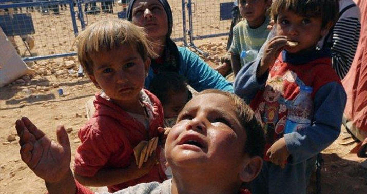 Bacım ayağını itirib, demişəm, pişik aparıb…