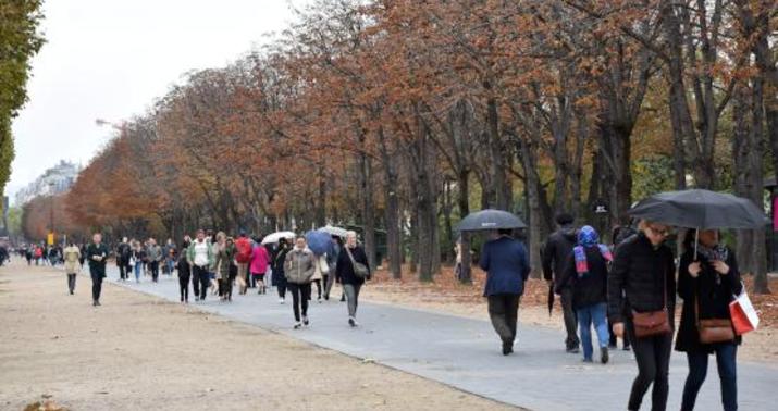 Parisdə bir neçə metro stansiyası su altında qaldı