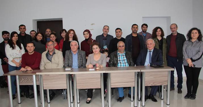 Ədəbiyyatın üzünə açılan Qapı -