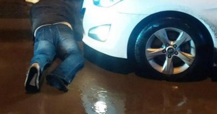İçib maşın qaçırdı: iki piyada, 4 avtomobili vurdu -