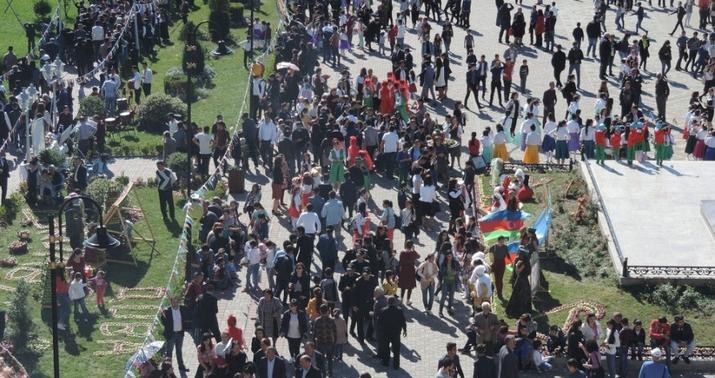 Qubada “Alma bayramı” və Xalça festivalı -