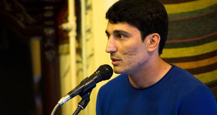 Özündən razı, yekəxana bir adam... –