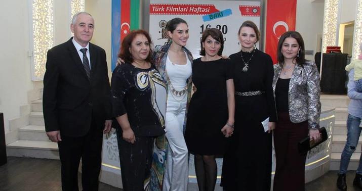 Türk seriallarının məşhurları Bakıda -