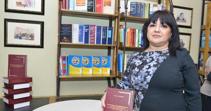 Professorun cinayət hüququna dair kitabı təqdim edildi -