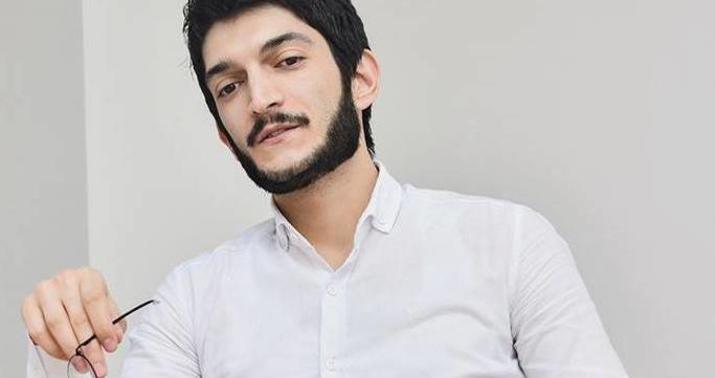 Aqşin Evrən “Unutmağın resepti”ni kimə yazıb? -