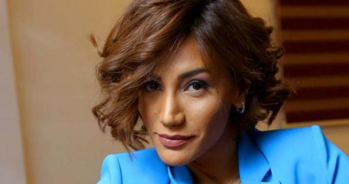 Röya “Səndən başqa”nı təqdim etdi -