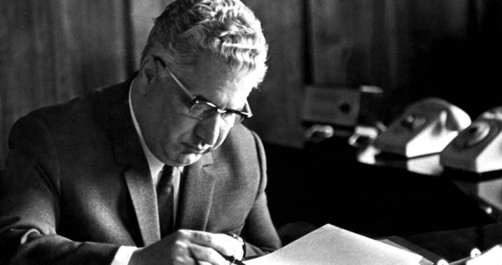 60-cı illərin şairləri dövlət başçısından evi necə alıb -