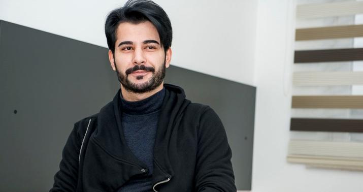 Burak Özçivitin azərbaycanlı əkizi ilə -