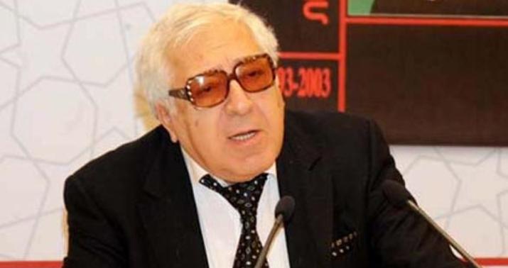 Yazıçı Anar mühacirlərlə bir arada –