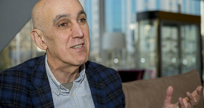 Atamın son anında birdən qapı açıldı və o içəri girdi... -