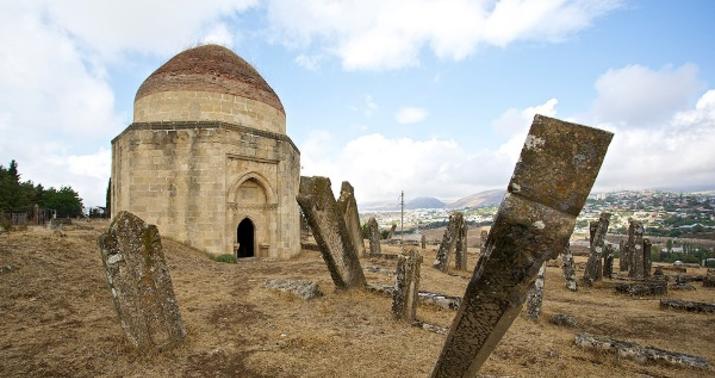 Ateisti dəfn edən axundu... -