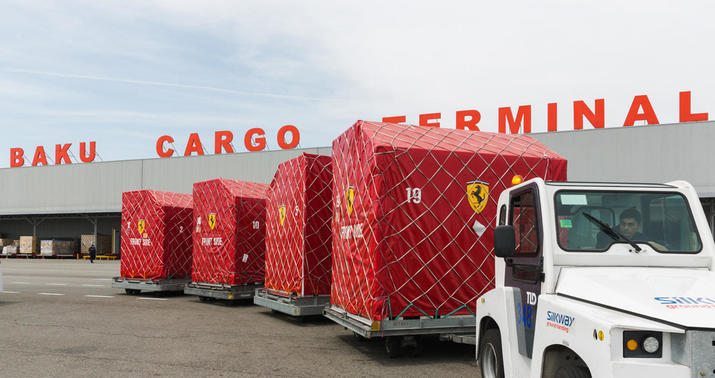 Formula 1 üçün yüklər Bakıya gətirildi -