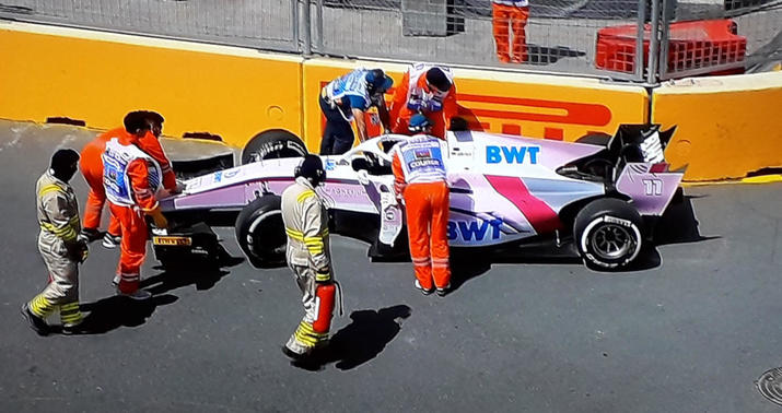 Bakıda Formula yarışlarında qəza: Bolid alışdı... -