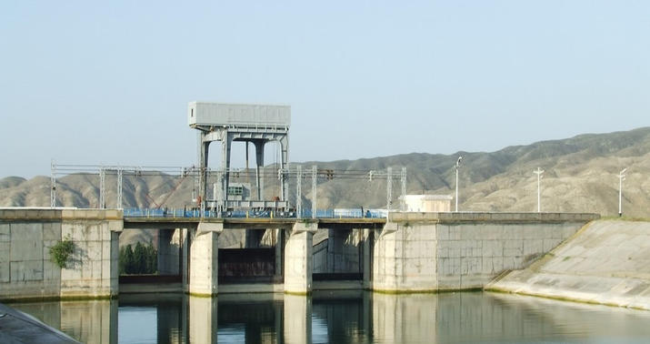 Sərxoş kişi özünü Kür çayına atdı –