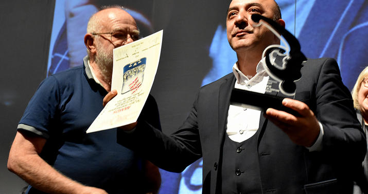 Əməkdar artist Makedoniyada “Qrand Pri” qazandı