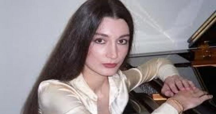 Əzizə Mustafazadə Xalq artisti oldu