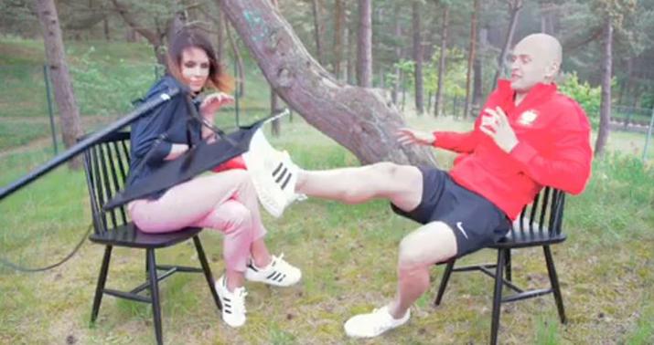Futbolçu jurnalisti belə xilas etdi -