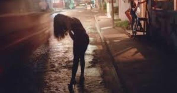 Türkiyədə həmcinslərini satan qadına hökm oxundu