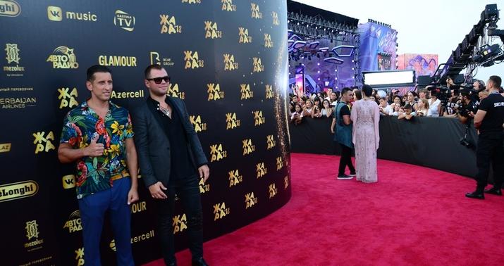 "Jara" iştirakçıları qırmızı xalı üzərindən keçdi -