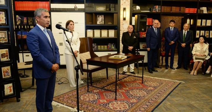 Bakı Kitab Mərkəzində ziyalılarla görüş
