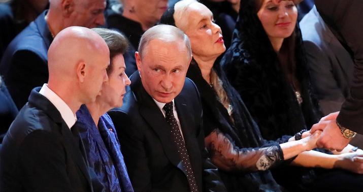 Putin və tanınmışlar Kobzonun dəfnində -