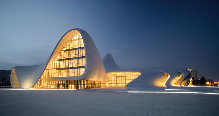 Heydər Əliyev Mərkəzinin parkında konsert oldu