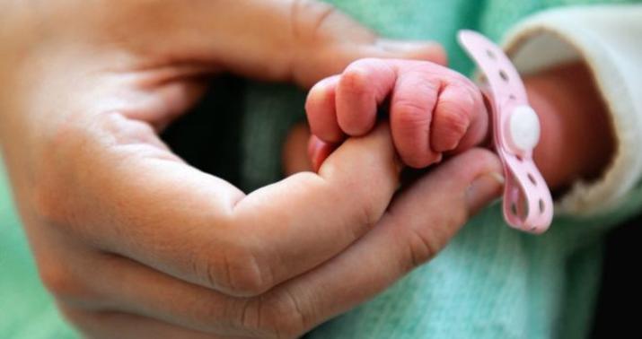 Azərbaycanda son bir il ərzində 27 uşaq övladlığa verilib