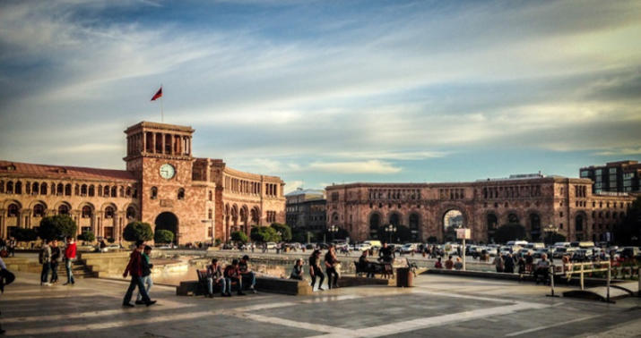 Ermənistanda qiymətlər kəllə-çarxa çıxdı: