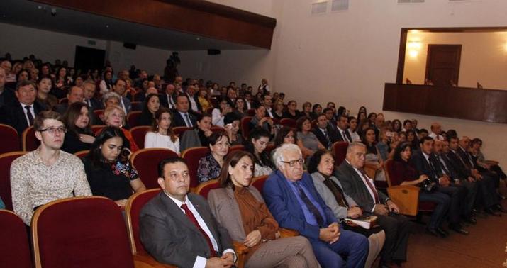 “İki dahi oğlu...” filmi çəkildi
