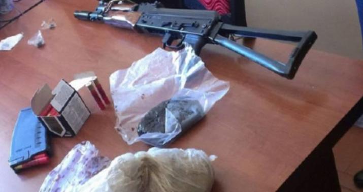 Xaçmaz sakinindən avtomat silah götürüldü