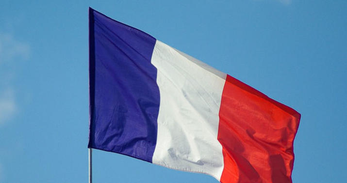 "Fransa Yaxın Şərqdə vətəndaşlarını qorumağa hazırdır"