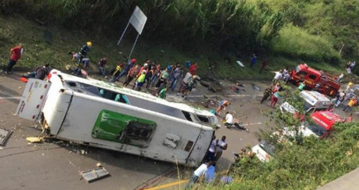 Nikaraquada qəza: Avtobus aşdı, ölənlər var