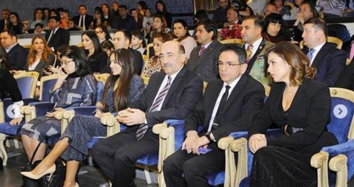 Leyla Əliyeva “Balaca şahzadə”nin tamaşasına getdi –