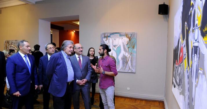 Qobustan qayaüstü təsvirləri Bakıda... -