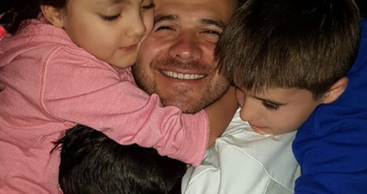 Emin Ağalarov övladları ilə bir arada -