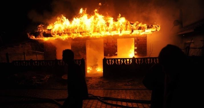 İsmayıllıda 3 otaqlı ev yandı
