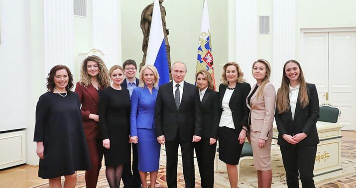 Putinin bu zarafatı hamını güldürdü -