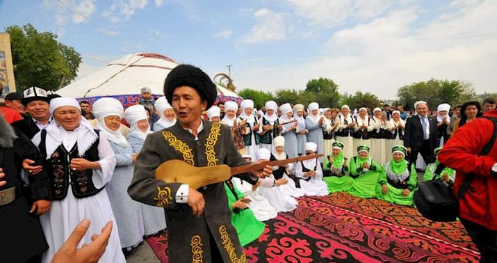 Qırğızıstanda türk etnofestivalı -